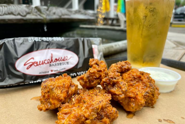 Boneless Wings & 16oz Sauce Lager
