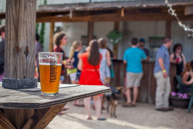 Terrapin Brewrey outside bar